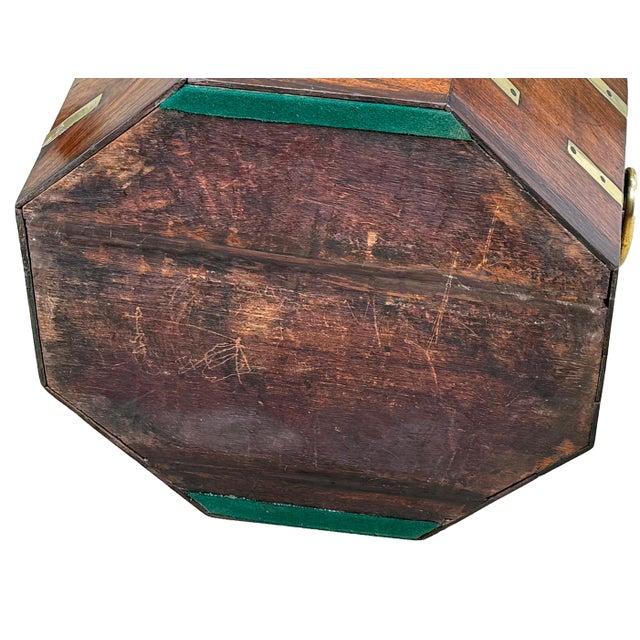 18th Century Georgian Anglo-Indian Padouk Cellarette, India, 1790 For Sale - Image 13 of 16