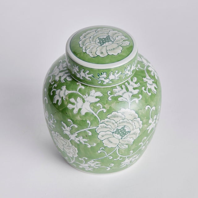 A classic chinoiserie in shades of green. How refreshing! The color green is known to have a harmonizing, balancing...