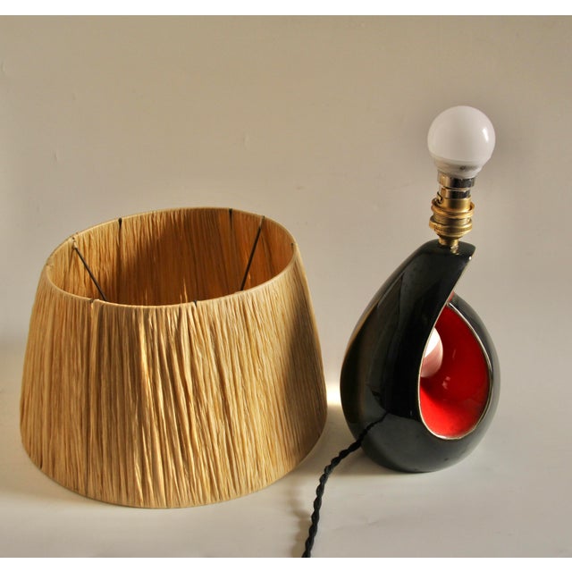Mid-Century Modern French Black & Red Ceramic Table Lamp, 1950s For Sale - Image 3 of 9