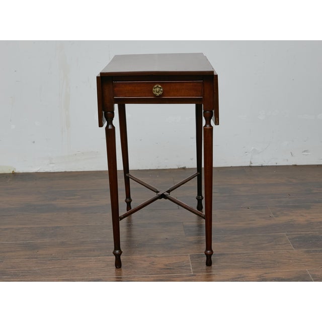 19th Century English Mahogany Drop-Leaf Table with Slender Tapering Legs For Sale In Atlanta - Image 6 of 12