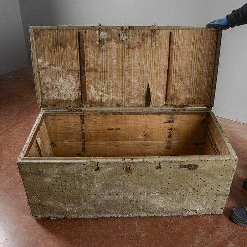 Antique Trunk in Wood, Metal, and Leather For Sale - Image 4 of 9