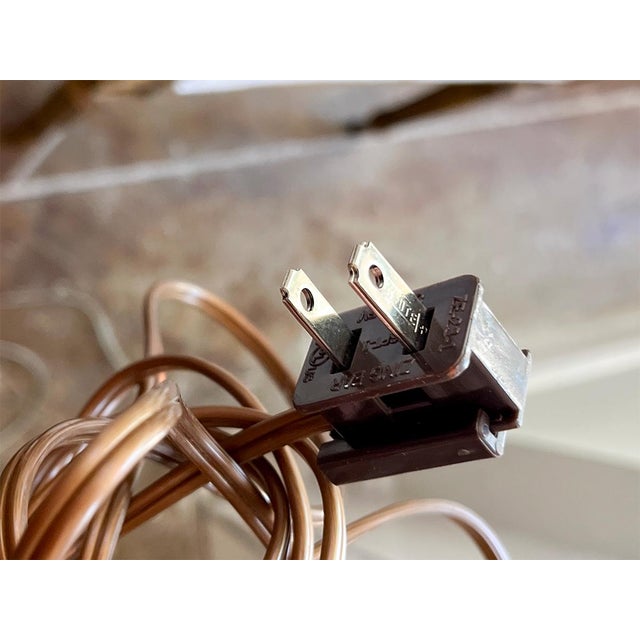 Italian 19th Century Hand-Carved Gilded Lamp With Shade For Sale - Image 3 of 3