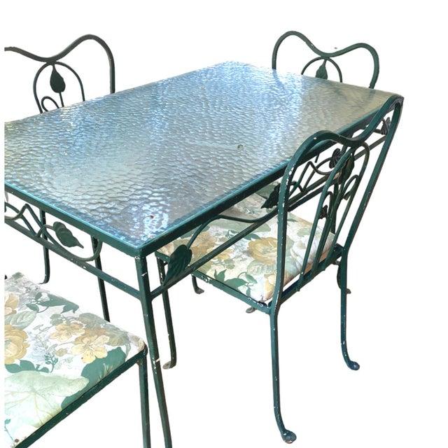 Russell Woodard 1986 Cast Iron Outdoor Garden Dining Set With Original Pebble Textured Semi Opaque Glass Top - Set of 5 For Sale - Image 4 of 9