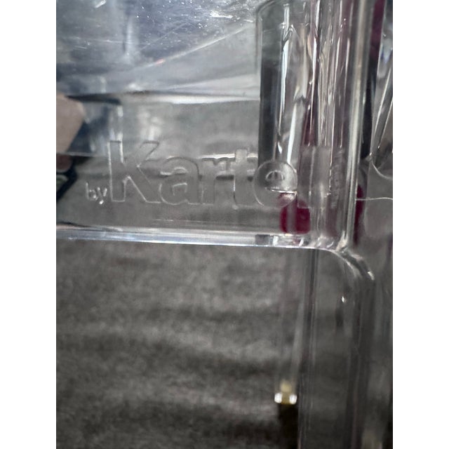 Authentic Kartell Louis Ghost Armchair by Philippe Starck — Crystal Clear Polycarbonate, Made in Italy, 2002 For Sale - Image 11 of 11