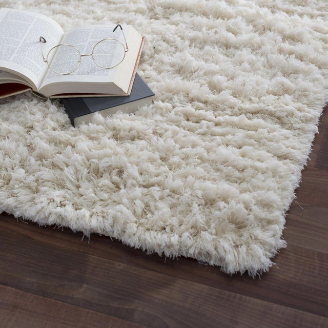 Pasargad Home Shaggy Ivory Poly & Cotton Area Rug- 4' 0" X 6' 0" For Sale - Image 4 of 5