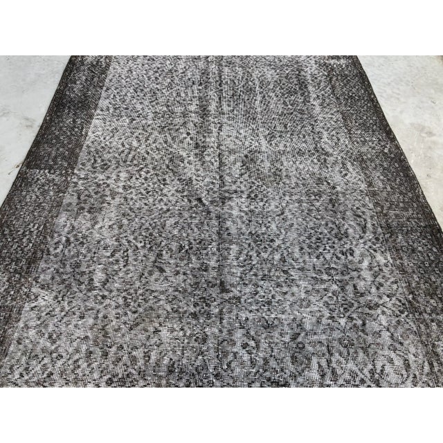 1960s 1960s Vintage Turkish Distressed Gray Rug - 5′4″ × 9′6″ For Sale - Image 5 of 11