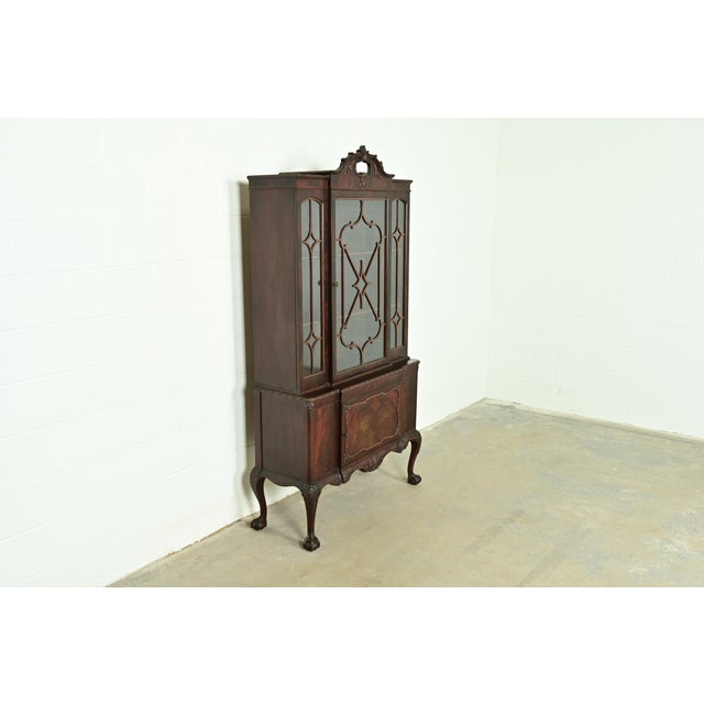 Romweber Romweber Chippendale Flame Mahogany Breakfront Bookcase Cabinet, Circa 1920s For Sale - Image 4 of 12