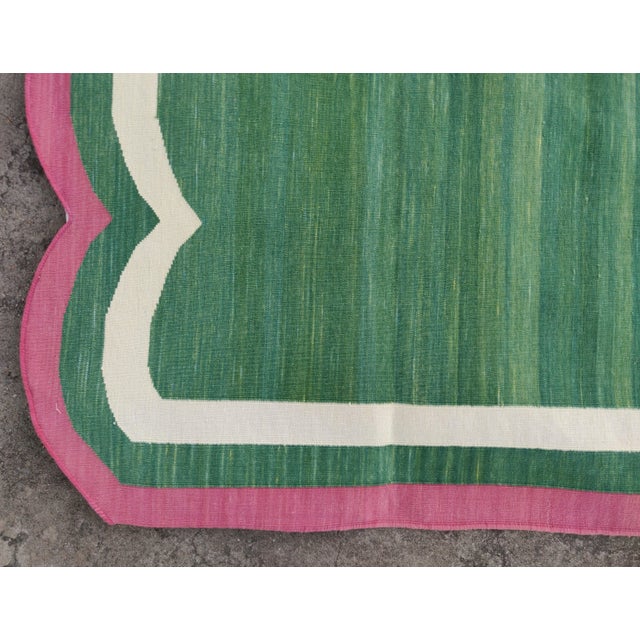 Textile Cotton Vegetable Dyed Scalloped Edge Rug Green With Cream and Raspberry Pink Border - 6x9 For Sale - Image 7 of 11