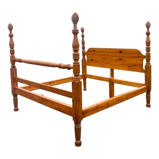 Vintage Pine Carved Pineapple Four Poster Pine Bed - King Size For Sale