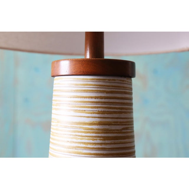 Gordon and Jane Martz M-166 Lamp for Marshall Studios Yellow White and Tan For Sale - Image 6 of 9