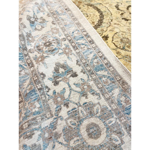 Traditional Vintage Mahal Design Rug For Sale - Image 3 of 7