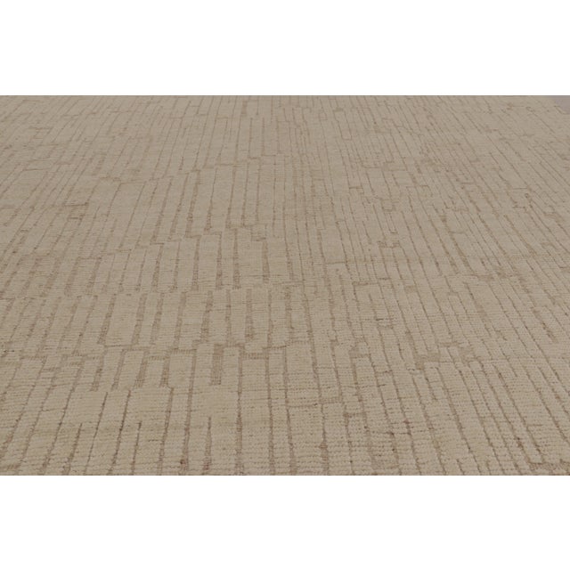 Rug & Kilim Rug & Kilim’s Oversized Contemporary Textural Rug in Beige and Cream Tones For Sale - Image 4 of 8
