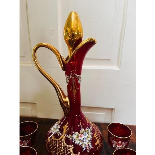 1950s 1950s Red Glass Decanter Set Hand Enameled Pitcher 6 Glasses Italy Art Glass Gold Trim For Sale - Image 5 of 9