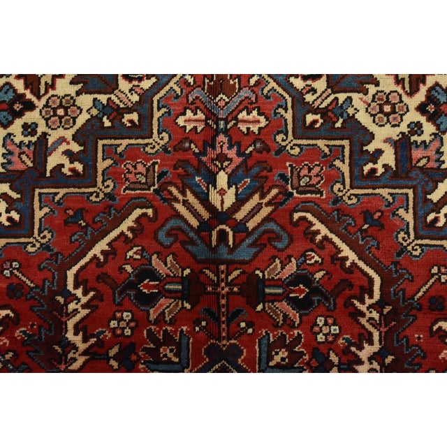 Heriz Rug 7’11” X 11′ Red Wool Vintage Traditional Hand-Knotted Carpet For Sale - Image 9 of 15