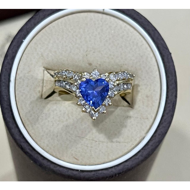 1.25 Carat Heart Shape Tanzanite and 1.5 Carat Diamond Ring 14 Karat Yellow Gold For Sale In New York - Image 6 of 18