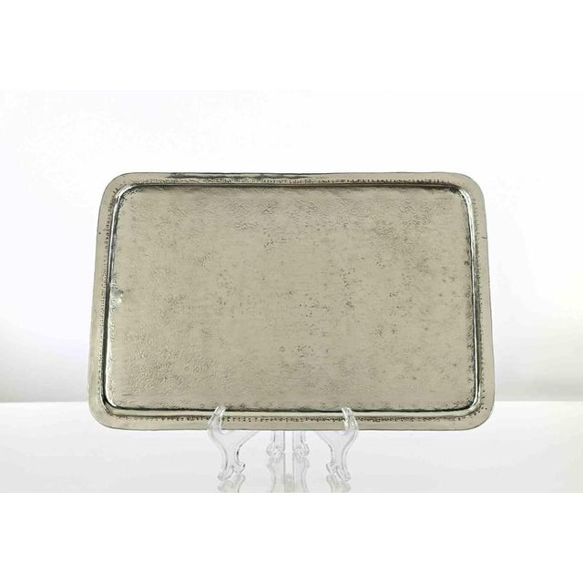Vintage Silver Plated Serving Plate with Engraved Decorations, realized in Italy in the mid-20th Century Excellent condition.