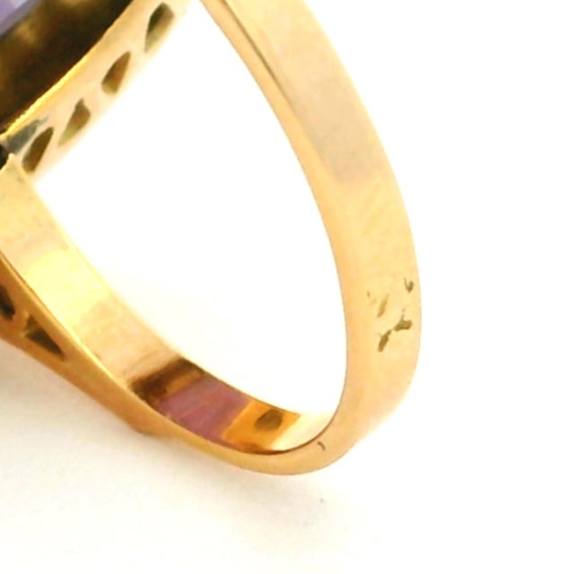 Vintage Italian Jumbo Amethyst Cocktail Ring in 14k Gold, 20 Carats, Size 7.75 For Sale - Image 9 of 13