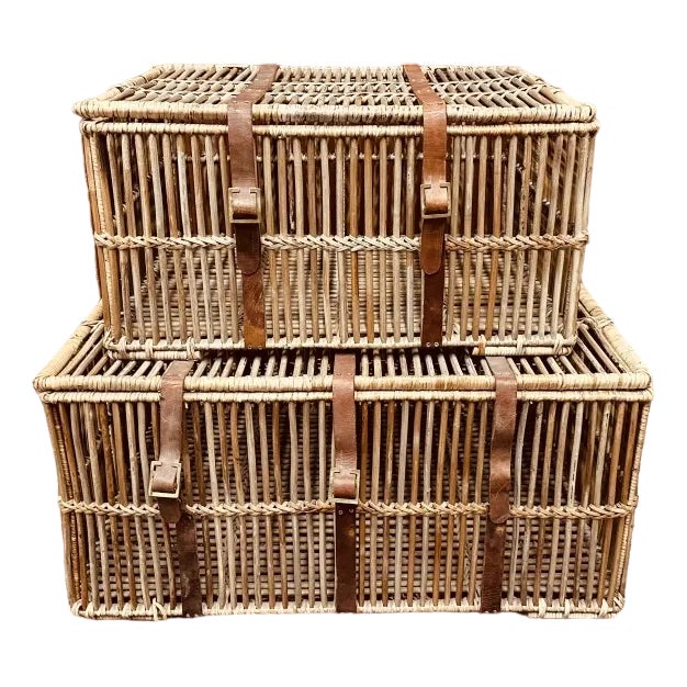 Classic Wicker Basket Travel Case (Set of 2) For Sale