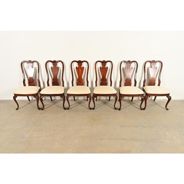 Queen Anne Thomasville Queen Anne Carved Solid Mahogany Dining Chairs, Set of Six For Sale - Image 3 of 13
