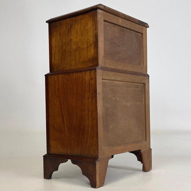 2000 - 2009 20th Century English Mahogany Chest of Drawers For Sale - Image 5 of 13