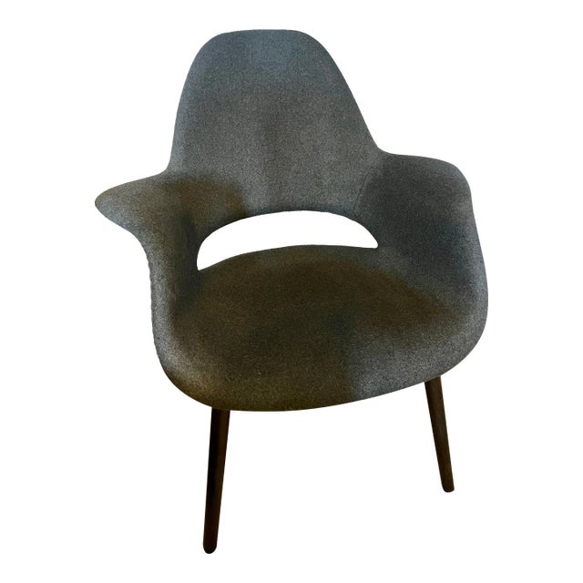 Very good pre-owned condition. The fabric is in excellent condition, no rips or tears or stains. Oak legs are in excellent...