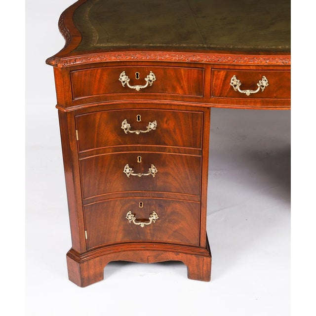 Antique 20th Century Flame Mahogany Serpentine Partners Pedestal Desk, 1890s For Sale - Image 6 of 18