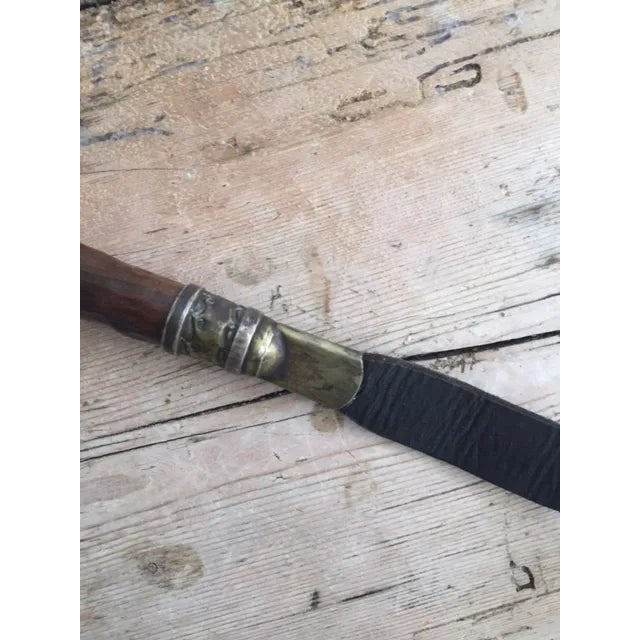 Traditional Vintage Argentine Leather and Silver Crop For Sale - Image 3 of 6