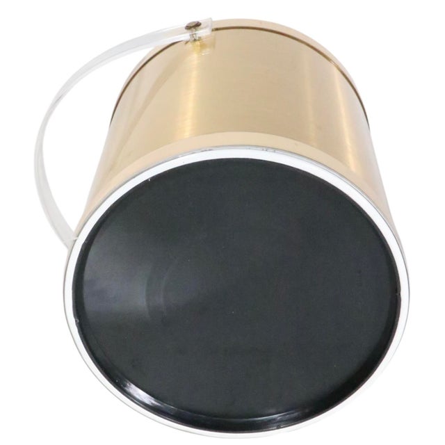 Gold Hollywood Regency Gold and Lucite Ice Bucket With Original Lucite Ice Tongs C. 1970's For Sale - Image 8 of 12