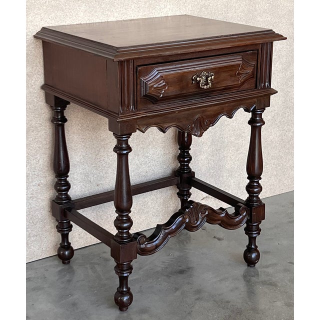 Spanish 20th Pair of Spanish Nightstands With Carved Drawer and Beautiful Stretcher For Sale - Image 3 of 10