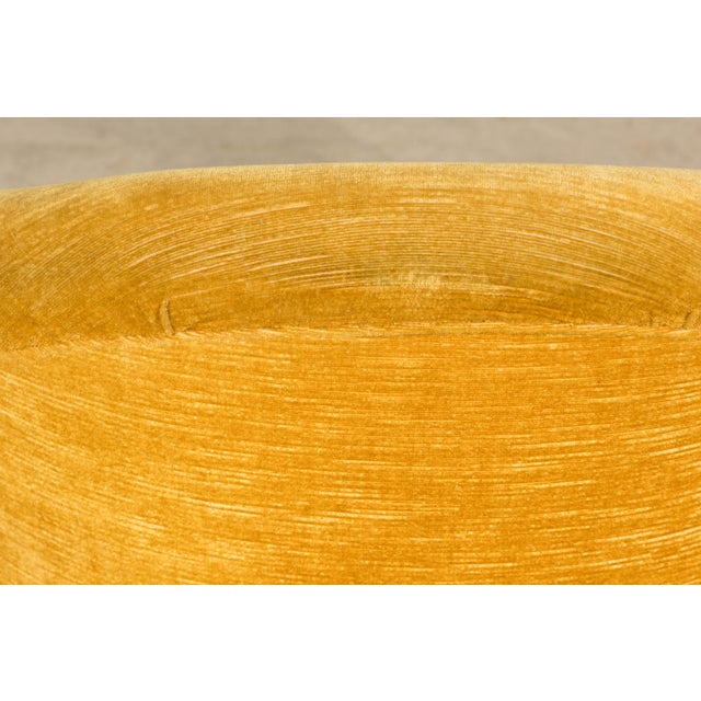 Napoleon III Style Velvet Crapaud Armchair, Provence, 1940 For Sale - Image 16 of 17