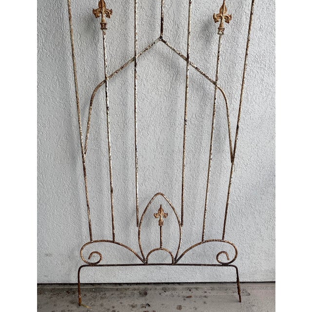 Early 20th Century Monumental French Antique Iron Trellis With Fleur De Lis and Pagoda Details - A Pair For Sale In Jacksonville, FL - Image 6 of 12