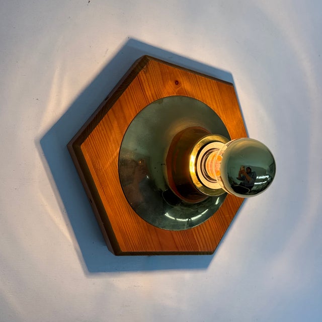 Vintage Hexagonal Wall Lamp with Pine Wood and Brass, 1970s, in Good conditions. Designed 1970 to 1979 Up to 250V...