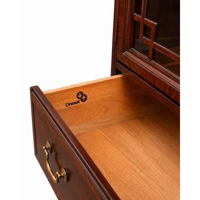 Drexel Heritage 1970s Drexel Heritage Chippendale Mahogany 3-Piece Display Cabinet With Étagères For Sale - Image 4 of 5