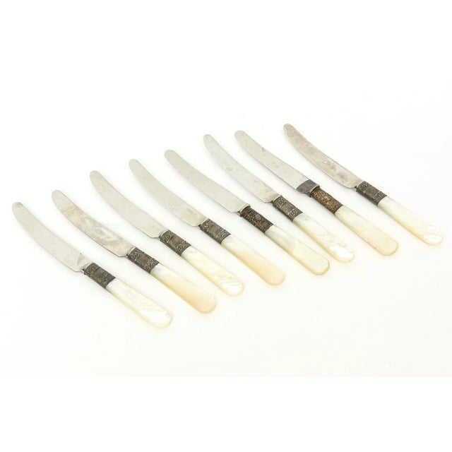 These vintage 1950's genuine mother of pearl appetizer serving knives or cheese knives come in the original box. They are...