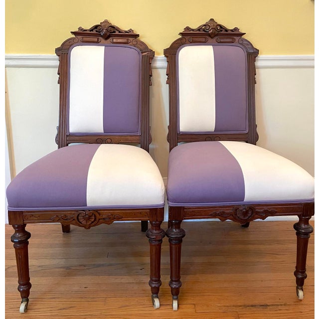Mid 19th Century Antique Victorian Ladies' Parlor Chairs. Pair - 19th Century Carved Wood For Sale - Image 5 of 7