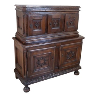 Antique Cabinet in Walnut Wood, 1600s For Sale