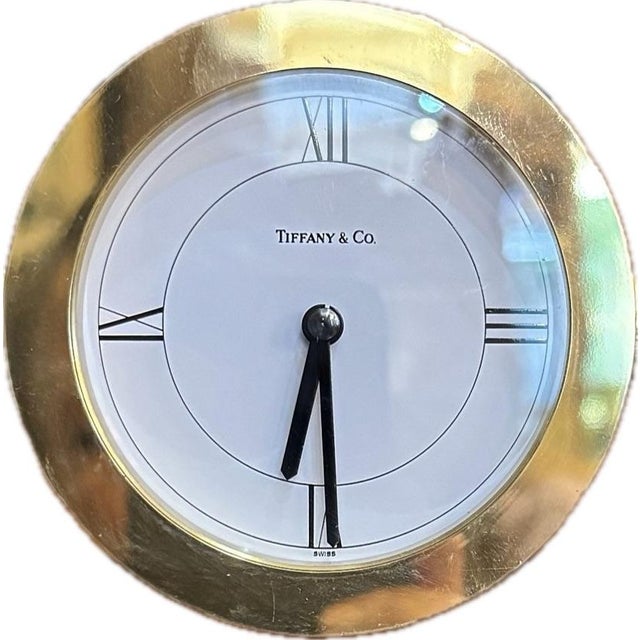 Tiffany and Co. Tiffany & Co. Swiss Brass Modernist Desk Clock – Recently Serviced by Tiffany – Receipt Included For Sale - Image 4 of 12