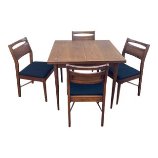 Mid-Century Modern Attributed to Merton Gershun for American of Martinsville Walnut Dining Table For Sale