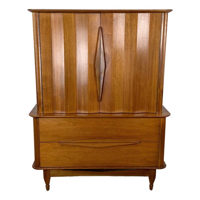 Vintage Mid-Century Modern Walnut Highboy Dresser With Sculpted Pulls For Sale