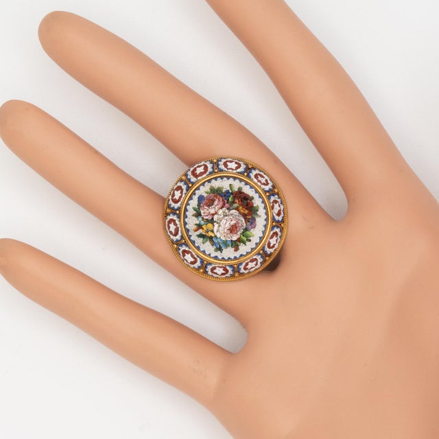 Gold Early 20th Century Victorian 14k Yellow Gold Floral Micro Mosaic Pin For Sale - Image 8 of 10