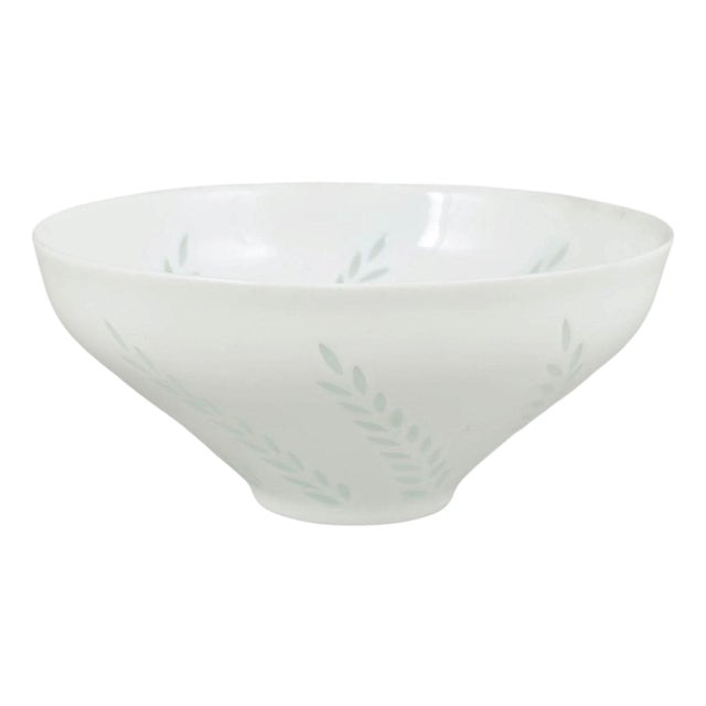 Large Bowl in White Porcelain with Leaf Motif by Friedl Holzer-Kjellberg For Sale