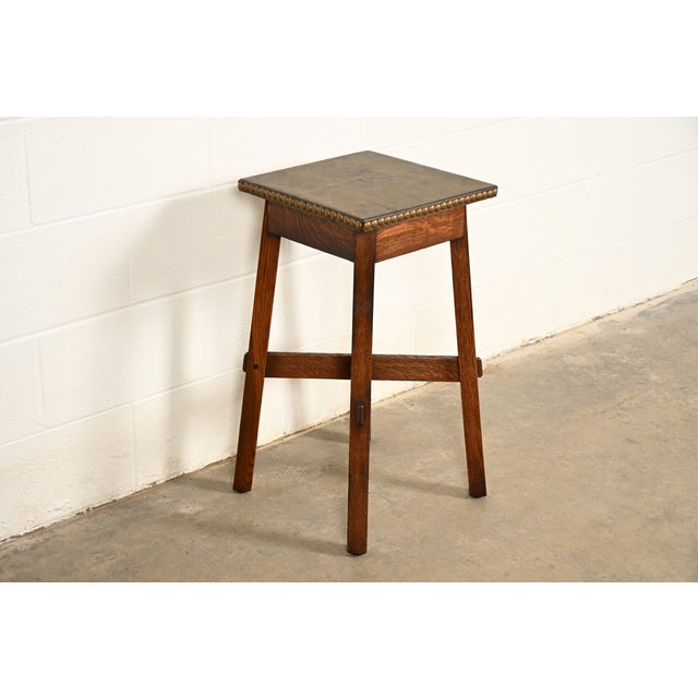 Mission Stickley Brothers Antique Mission Oak Arts & Crafts Leather Top Tabouret Side Table, Circa 1910 For Sale - Image 3 of 10