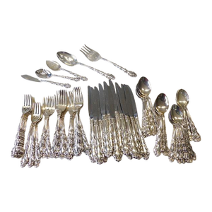1971 Mid Century Modern Modernist Oneida Community Beethoven Rose Silverplate Flatware - Set of 65