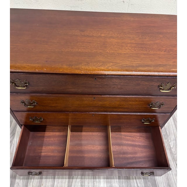 Antique Chippendale Style Mahogany Four Drawer Chest of Drawers Bachelor’s Chest For Sale - Image 11 of 12