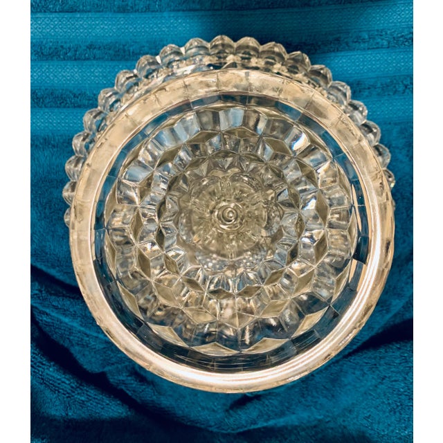 1930s Art Deco Clear Crystal Geometric Pie or Cake Dish For Sale In Miami - Image 6 of 9