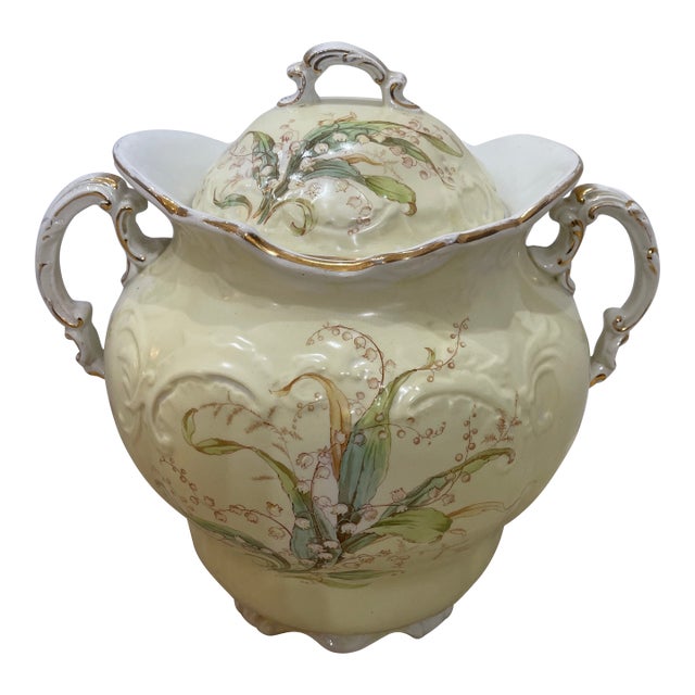 Early 20th Century Lily Jar or Vase Porcelain From England For Sale