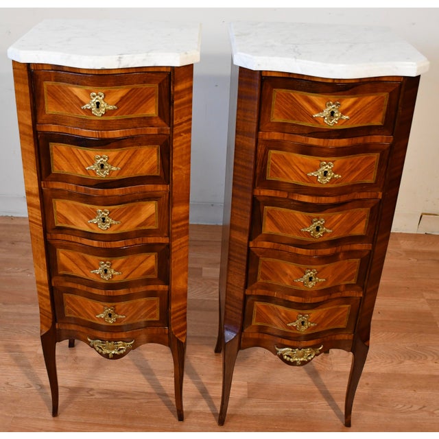 1900s Pair Antique French Louis XV Walnut & Satinwood Marble Top Lingerie Stands For Sale - Image 12 of 18