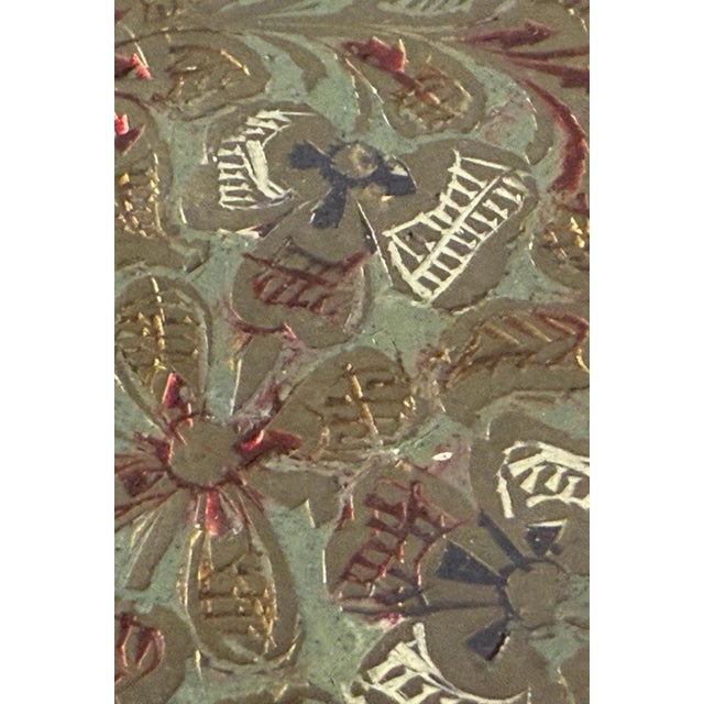 Copper Victorian Anglo-Indian Hand-Chased Brass Tray, Kashmiri Floral c.1900 For Sale - Image 8 of 12