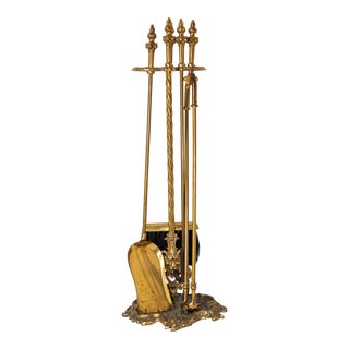 Antique English Victorian Brass Five-Piece Fireplace Tool Set With Acanthus Leaf Motif For Sale