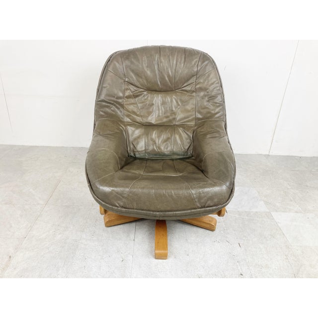 Brutalist Oak and Leather Swivel Chair, 1970s For Sale - Image 4 of 12